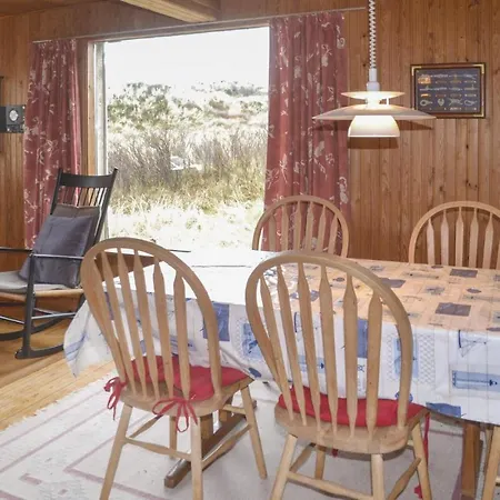 Three-bedroom In Casa de Férias Oksbøl