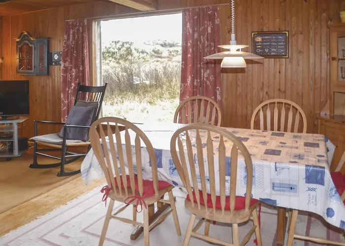 Three-bedroom In Feriehus Oksbøl